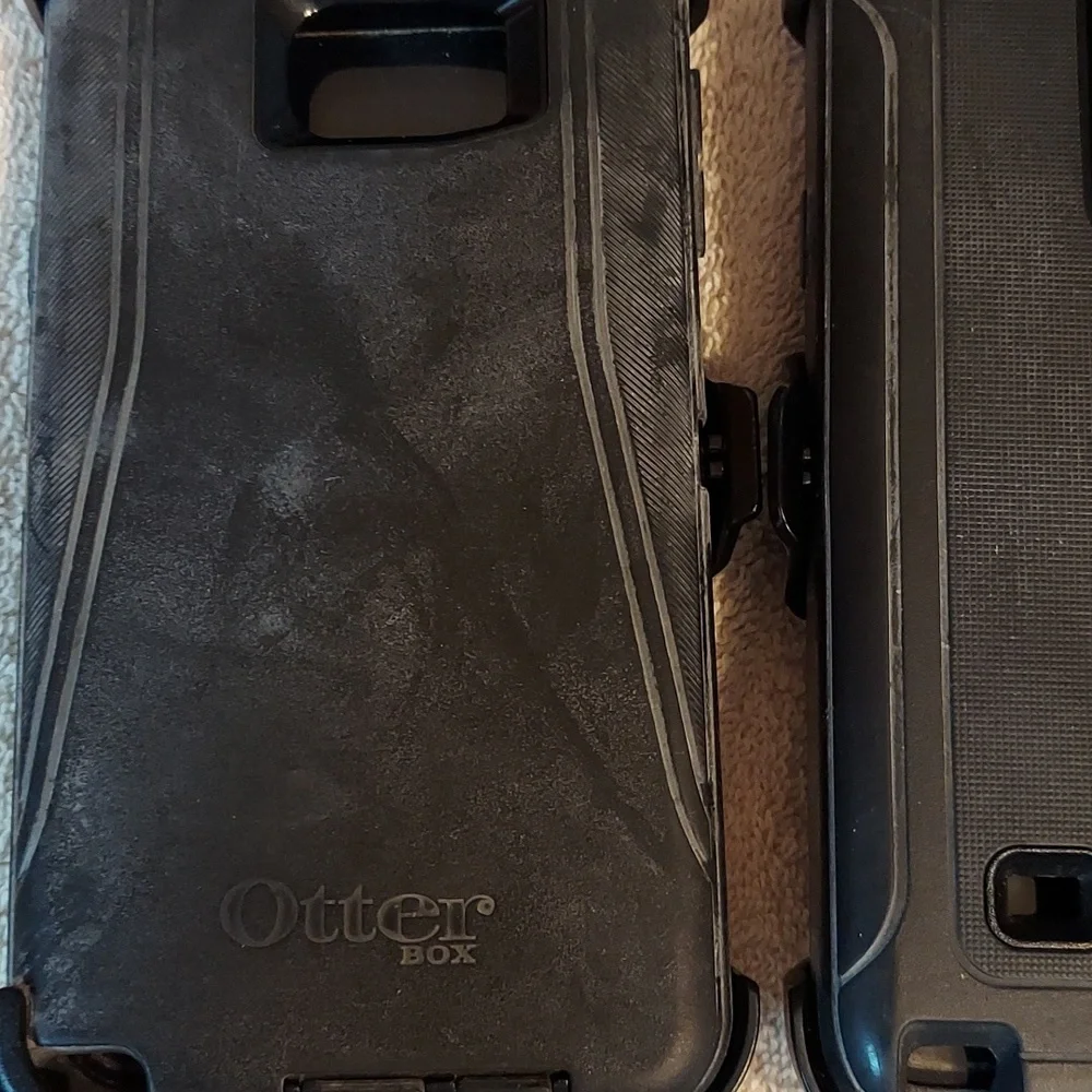 Otter Boxes (5 total)